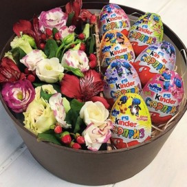 Сладкий бокс с цветами