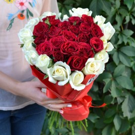 Сердце из 35 роз