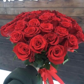 Букет из 25 красных роз