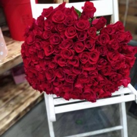 Букет из 75 красных роз