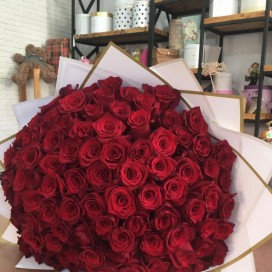 Букет из 111 красных роз